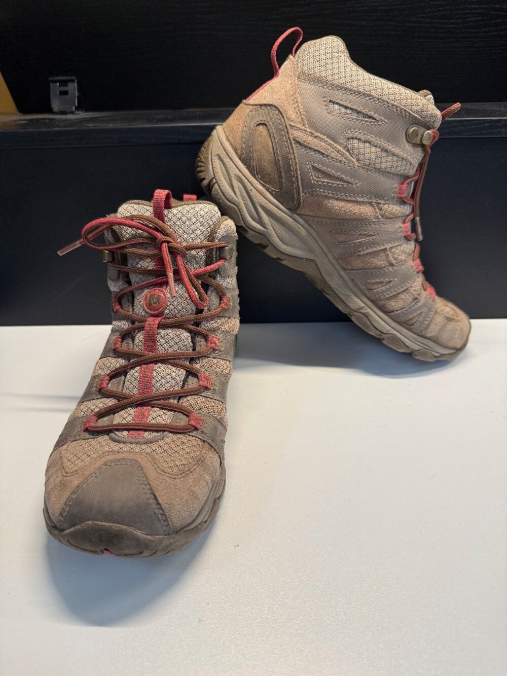 Merrell Avian Light 2 Vent Mid Hiking Boots Womens Size 9